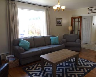 Heart of Baddeck Village - Baddeck - Sala de estar