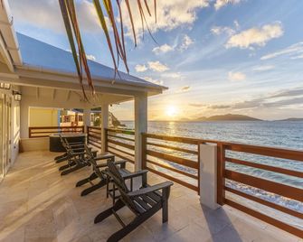 Onta Beach Villa Tortola Bvi - Little Harbour - Balkong