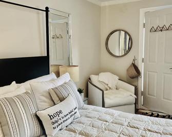 Beautiful Modern In-town Studio with Kitchenette - Telluride - Bedroom