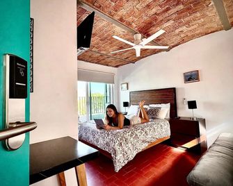 Hostal Nube Mia Guadalajara - Centro & Rooftop - Guadalajara