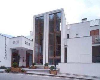 Hotel Rezia - Sondalo - Gebäude