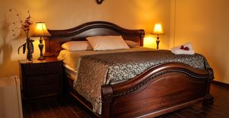 Hotel Quinta Maya - Flores - Bedroom