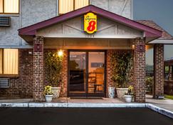 Super 8 by Wyndham Greenville - Greenville - Κτίριο