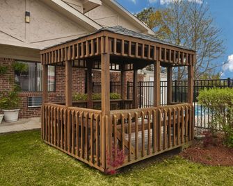 Super 8 by Wyndham Greenville - Greenville - Bina