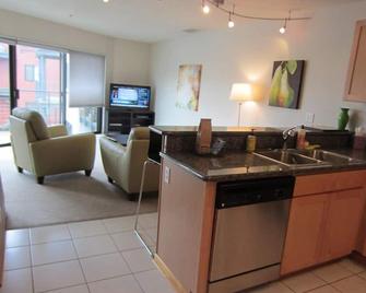 Waterfront Pearl Home Away From Home - Portland - Kitchen