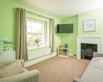 Rising Sun Pub, Restaurant And Rooms - Lacock - Huiskamer
