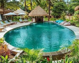 Mana Eco Retreat - Kuta - Piscine