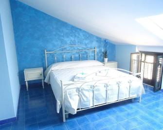 B&b Alos - Sapri - Camera da letto