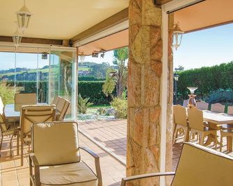 3 Bedroom Awesome Home In Antromero - Candás - Balkon