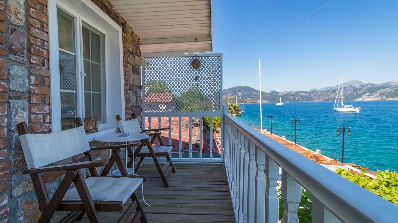 Losta Sahil Evi - Adults Only +12