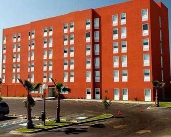 シティ エクスプレス ジュニア チワワ - チワワ - 建物