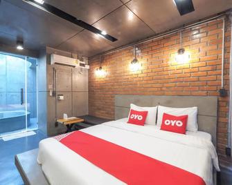 OYO 75368 Demadre Resort - Ban Talat Rangsit - Habitación