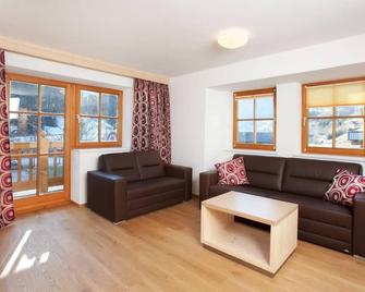 Apartment Wald im Pinzgau near Ski Lift - Wald Im Pinzgau - Living room