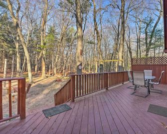 Spacious Family Escape Walk to Lake Mich - Montague - Balcón