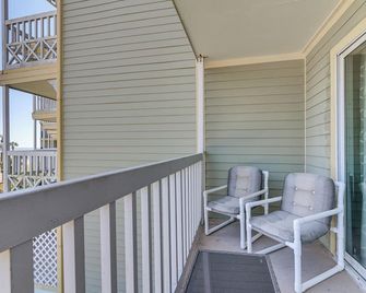 Walk to Pier and Beach Galveston Condo with Balcony! - Galveston - Balcony