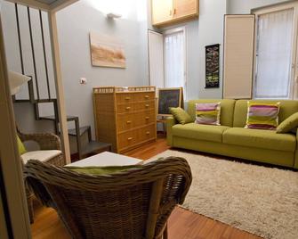 Italianway - Voghera 11 A - Milà - Sala