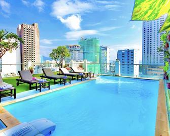 Edele Hotel - Nha Trang - Pool