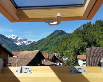 Jungfrau Views Apartment - Interlaken - Balcon