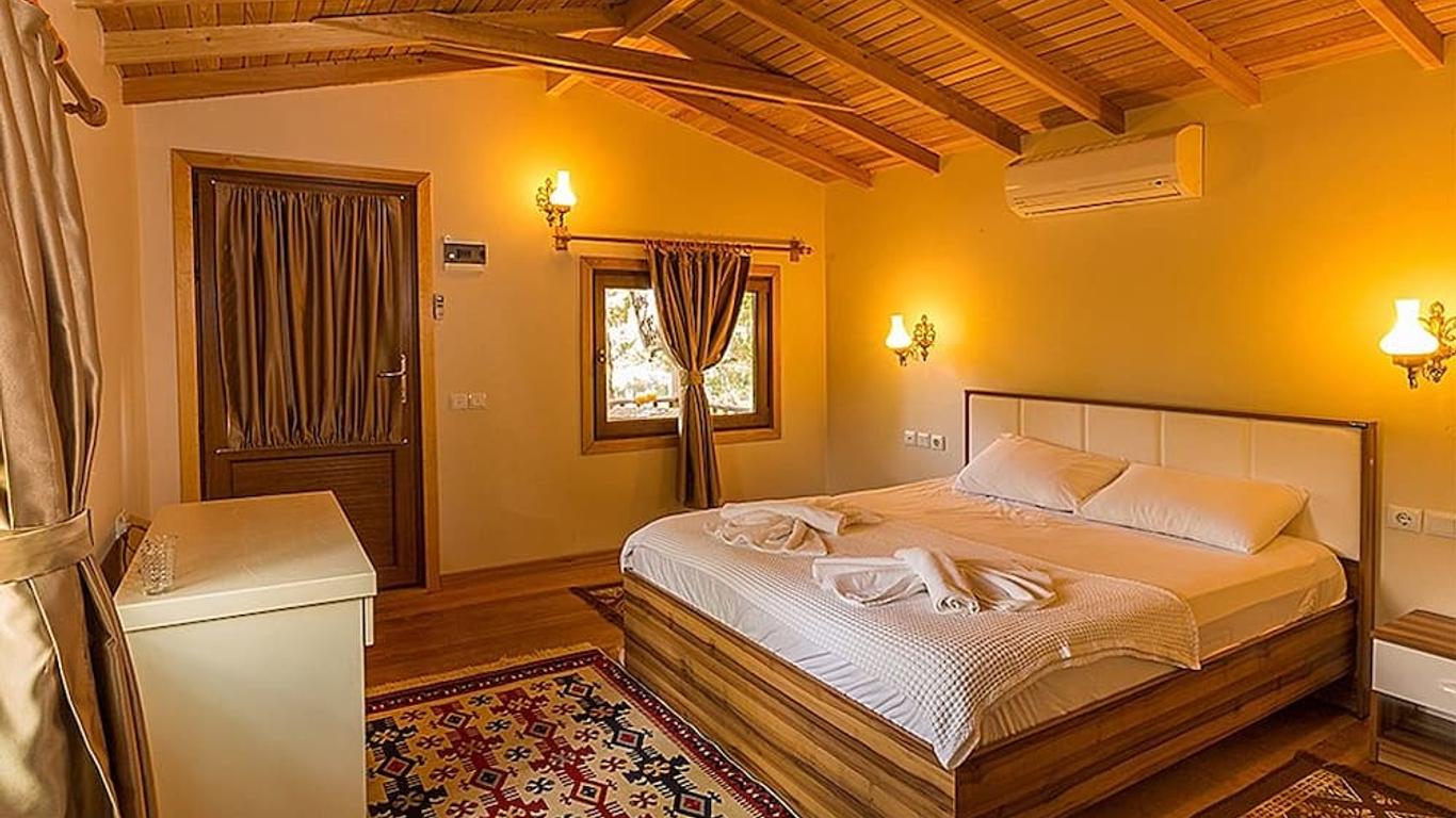 Secret Garden Hotel & Bungalows