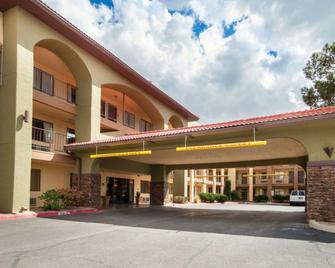 Quality Inn Airport East - El Paso - Rakennus