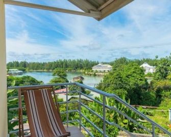 Chez Odet - Βικτόρια - Μπαλκόνι