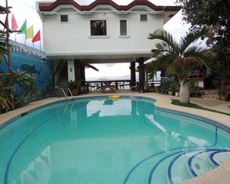 Love's Beach And Dive Resort - Moalboal - Pool