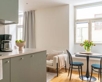 Cozy Studio with private Sauna - הלסינקי - חדר אוכל