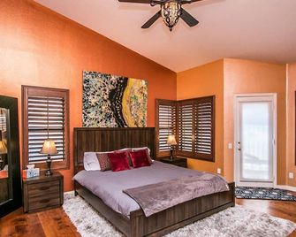 Luxury Scottsdale Home W/pool and Hot Tub! - Scottsdale - Habitación