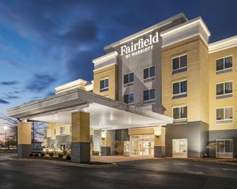 Fairfield Inn & Suites by Marriott Louisville East - Louisville - Building