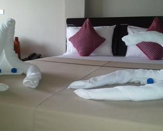 Hotel Elephant Bay - Pinnawala - Habitación