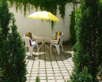 Pension Am Renner - דרזדן - פטיו