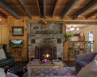 Horseshoe Hollow - Lake Toxaway - Living room