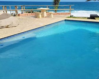 Tesoro del Mar Stunning beachfront beach Villa - Hatillo - Piscina