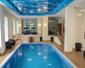 Absolute Hotel - Astana - Pool