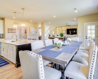 Near Beach and Trails Elegant Home in Cape Charles! - Cape Charles - Comedor