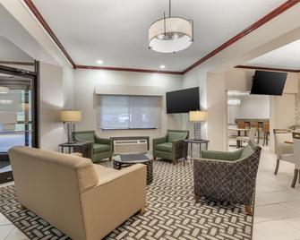 Best Western Plus Executive Inn - Saint Marys - Wohnzimmer