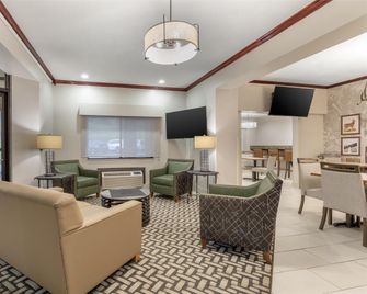 Best Western Plus Executive Inn - Saint Marys - Sala de estar