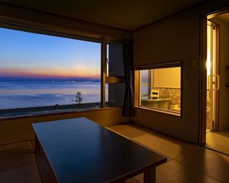 أومينو هوتل هاجيم - بيبو - غرفة طعام