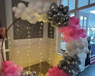 شارنوود ريجنسي - لوبورو - غرفة نوم