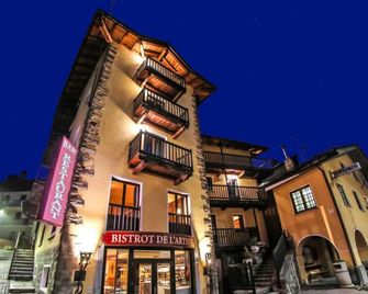 Art Hotel Grandes Murailles - Valtournenche - Gebäude