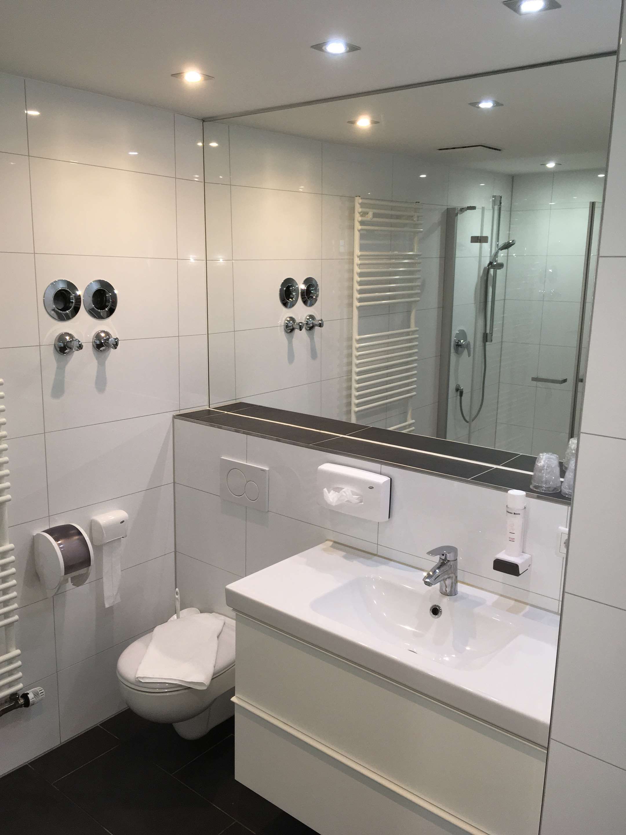 Hotel Wandinger Hof - Markt Schwaben - Badkamer