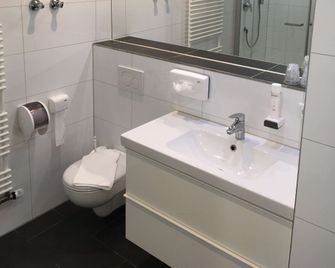 Hotel Wandinger Hof - Markt Schwaben - Badkamer