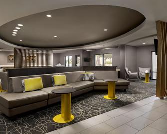 SpringHill Suites by Marriott Fresno - Fresno - Lounge