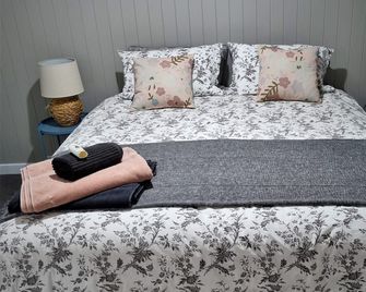 Gorgeous studio in a private garden setting, the perfect getaway! - Naracoorte - Bedroom