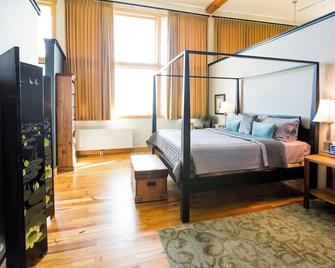 Stunning 7-bedroom Heart of Yellowstone Ranch. Sixty miles from Yellowstone. - Powell - Sypialnia