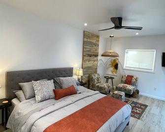 Wine Country Trail, Gated, View, Detached Studio & Patio - El Paso de Robles - Habitación