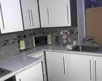 Entire Whalley House - Burnley - Kuchyň