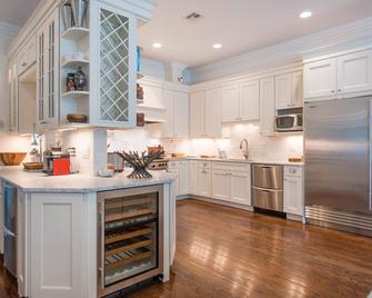 Luxury 8-bedroom house with Pool, Tennis in marvelous East Hampton - East Hampton - Kitchen
