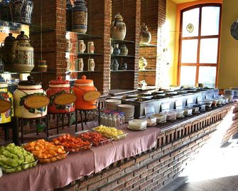 Santiago De Compostela - กวาดาลาฮารา - บุฟเฟ่ต์