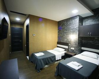 West Tower Hotel - Kutaisi - Habitación